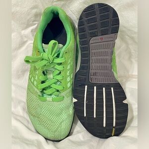 Reebok CrossFit Nano 5.0 trainers. 
Size 6 1/2
Like new
No box.